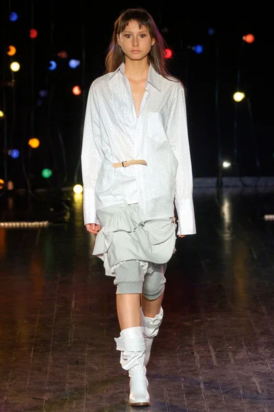 Look 17